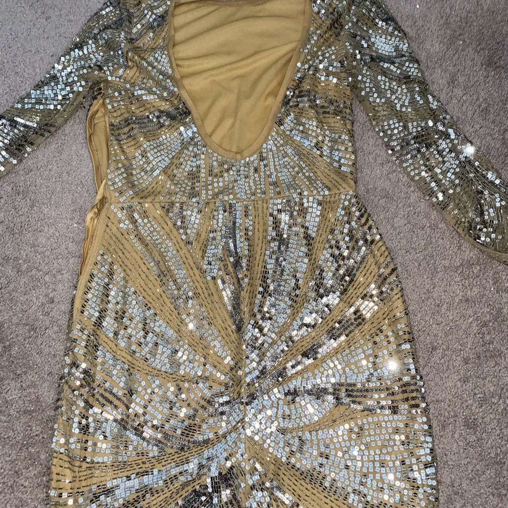 Dresses - Picture 14 of 16